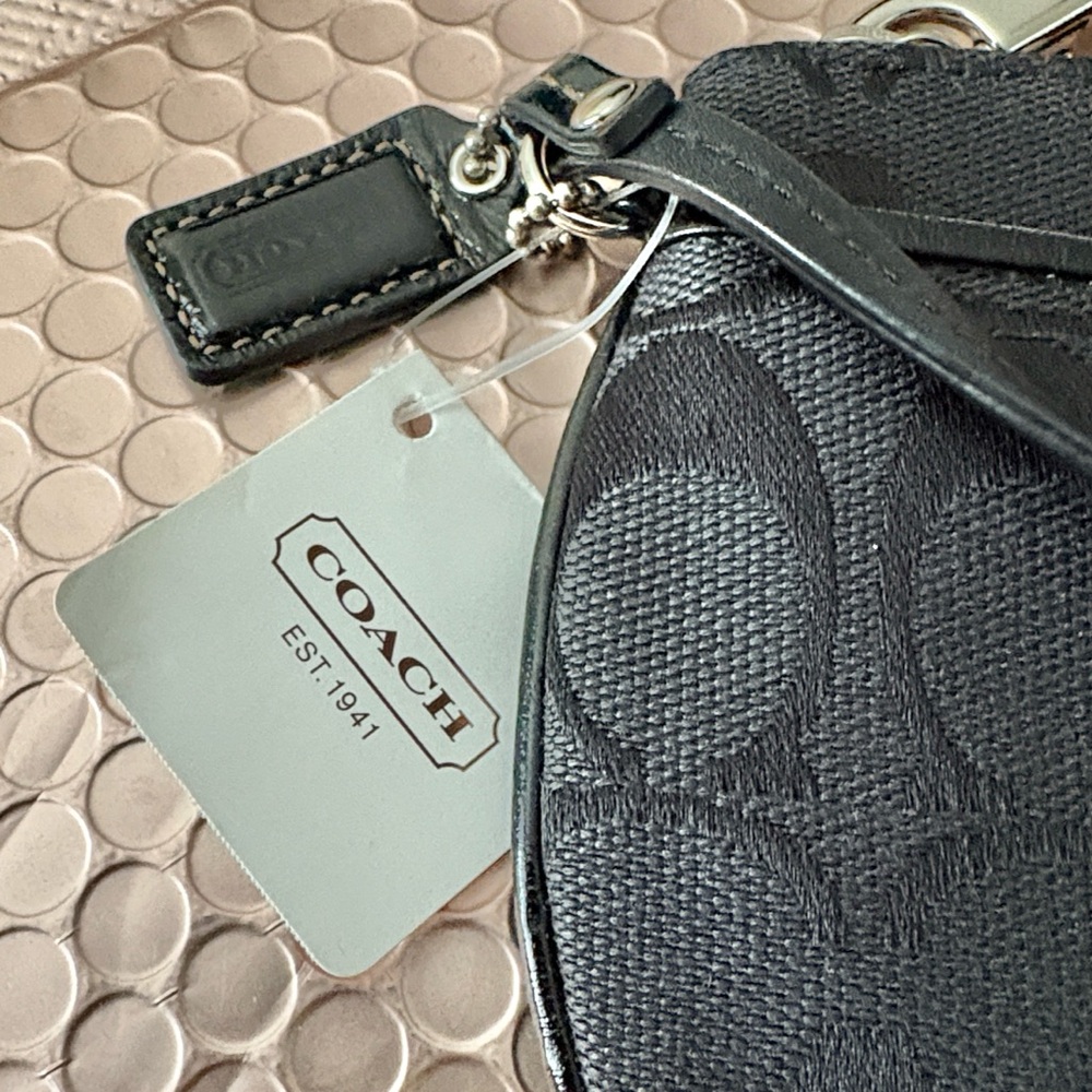 COACH Black Signature C Jacquard Wristlet - Picture 3 of 4